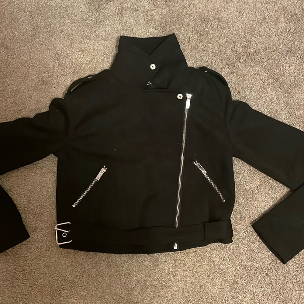 Forever 21 crop top size small